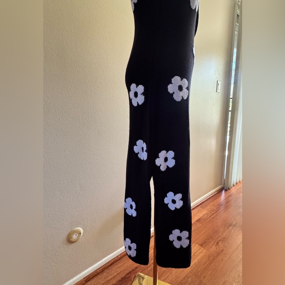 H+M Black Floral Knit Midi Dress with White Flower Pattern - Picture 8 of 8